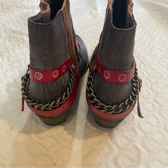 Iliyah Gray Geometric Studded-Band Chain Faux Leather Ankle Boots ZL840 Size 39 - Picture 3 of 12